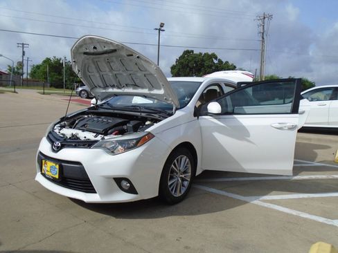 Used 2014 Toyota Corolla LE FWD image 21