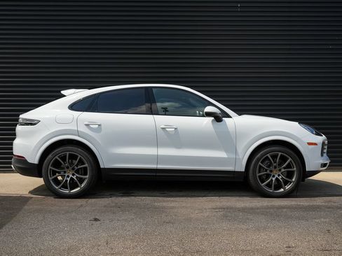 Certified 2022 Porsche Cayenne Coupe AWD/4WD image 36