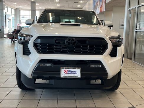 New 2025 Toyota Tacoma TRD Sport image 6