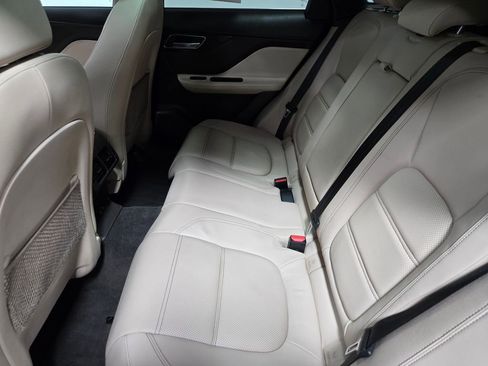 Used 2020 Jaguar F-PACE Prestige image 32