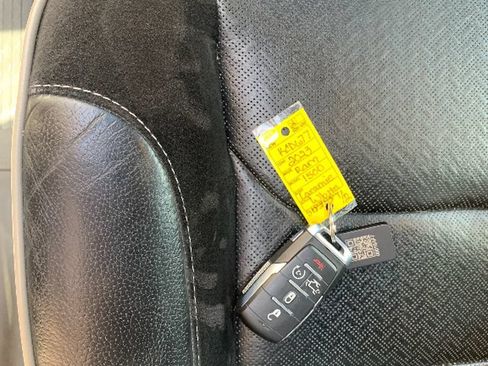 Used 2023 RAM 1500 Laramie AWD/4WD image 17