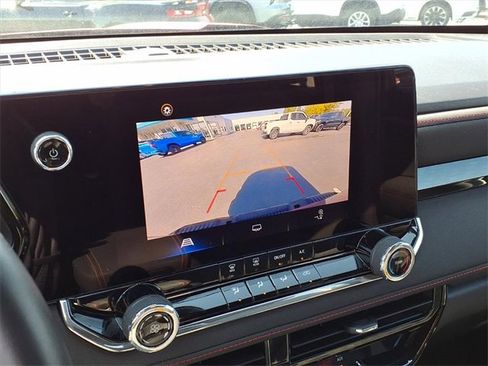 Used 2023 Chevrolet Colorado Z71 image 13