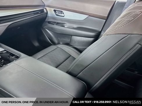 Certified 2025 Nissan Murano Platinum w/ Cargo Package AWD/4WD image 25
