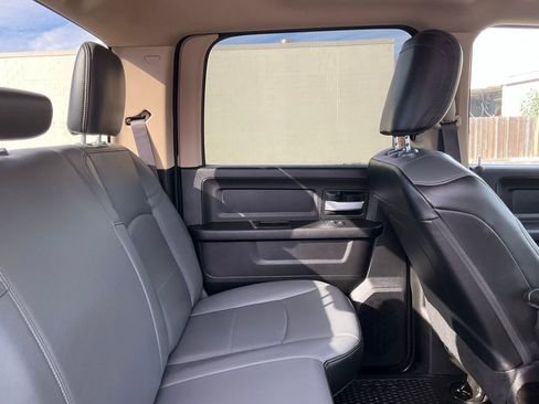 Used 2019 RAM 3500 Tradesman w/ Chrome Appearance Group image 32