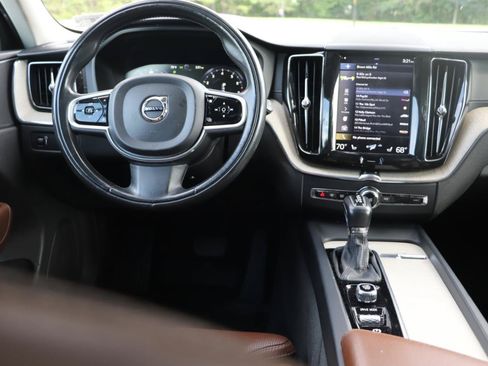 Used 2018 Volvo XC60 T5 Inscription w/ Luxury Seat Package AWD/4WD image 33