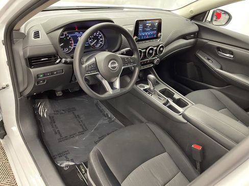 Used 2025 Nissan Sentra SV image 17