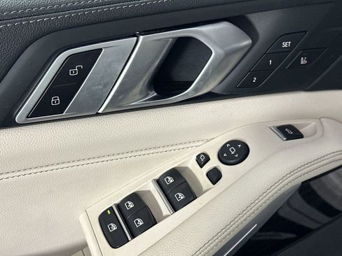 Used 2020 BMW X5 M50i w/ Premium Package AWD/4WD image 13