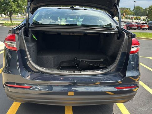 Used 2020 Ford Fusion SE FWD image 25