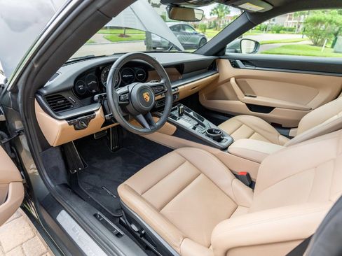 Used 2020 Porsche 911 Carrera RWD image 2