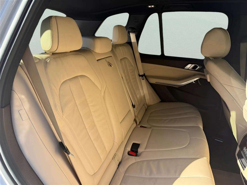 Used 2019 BMW X5 xDrive40i AWD/4WD image 24