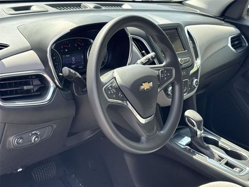 Used 2022 Chevrolet Equinox LT FWD image 9