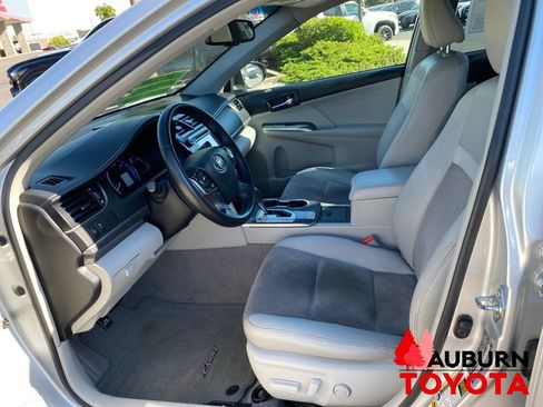 Used 2013 Toyota Camry XLE w/ Leather Pkg FWD image 30