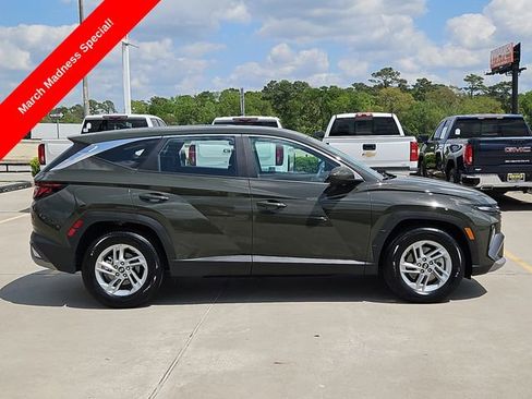 Used 2025 Hyundai Tucson SE image 4