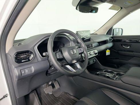 New 2025 Honda Pilot EX-L image 4