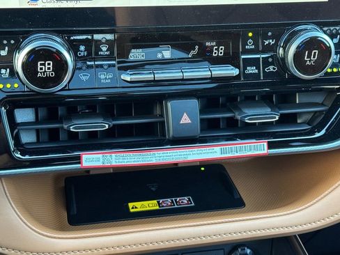 New 2026 Toyota Highlander Platinum AWD/4WD image 18