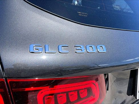 Used 2021 Mercedes-Benz GLC 300 4MATIC image 29