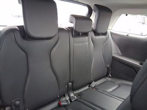 Used 2025 Kia Carnival SX FWD image 12