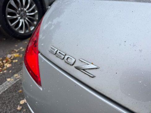 Used 2009 Nissan 350Z Touring image 8