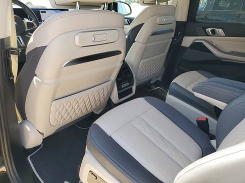 Used 2024 BMW X7 M60i w/ Executive Package image 28