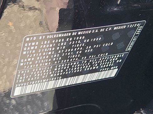 Certified 2025 Volkswagen Taos SE image 30