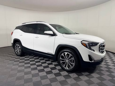 Used 2020 GMC Terrain SLT w/ Preferred Package FWD image 3
