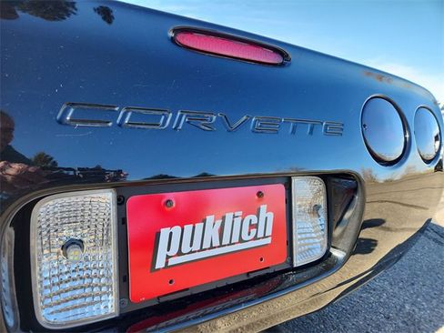 Used 2004 Chevrolet Corvette Coupe image 26