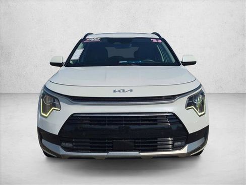 Used 2023 Kia Niro FWD image 2