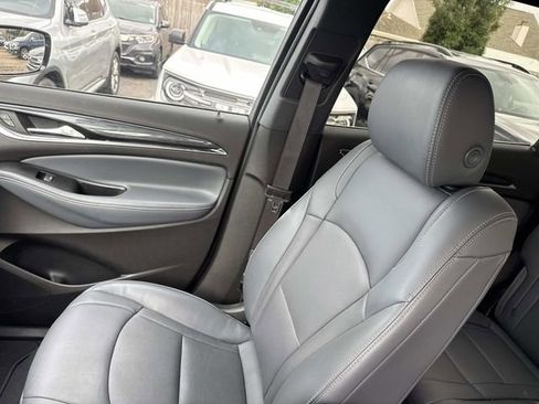 Used 2023 Buick Enclave Essence image 20