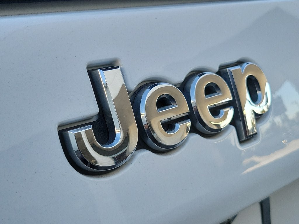 Used 2020 Jeep Cherokee Latitude FWD image 7