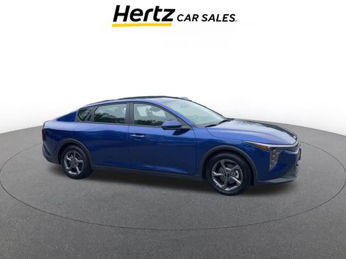 Used 2025 Kia K4 LXS image 1