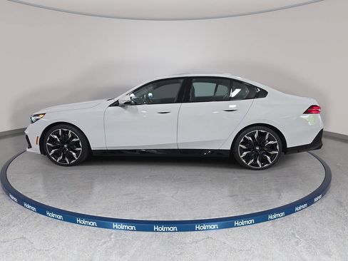 Used 2026 BMW 530i w/ M Sport Package RWD image 11