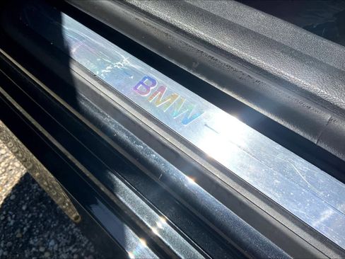 Used 2021 BMW 330i Sedan w/ Premium Package image 9