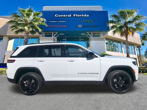 New 2026 Jeep Grand Cherokee Limited w/ Limited Altitude Package image 4