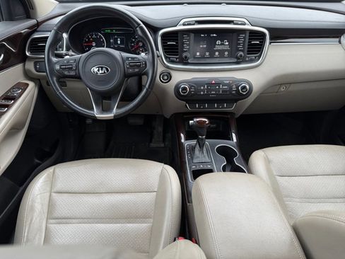 Used 2017 Kia Sorento EX image 12