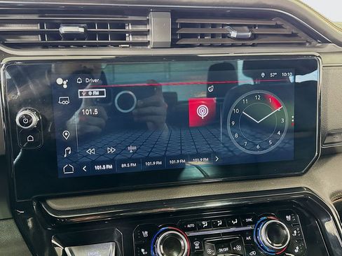 Used 2024 GMC Sierra 1500 AT4 image 40