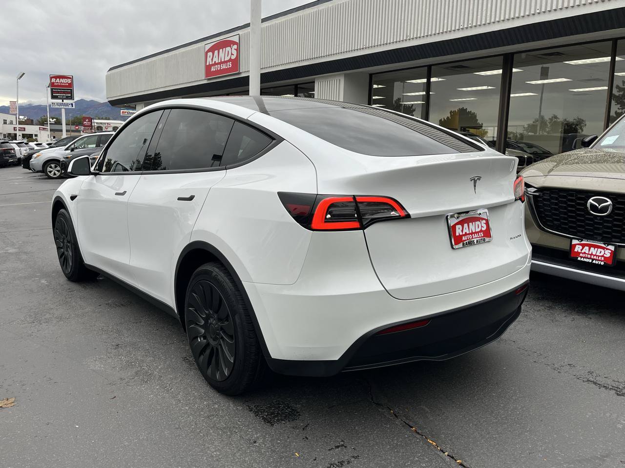 Used 2024 Tesla Model Y Long Range AWD/4WD image 8