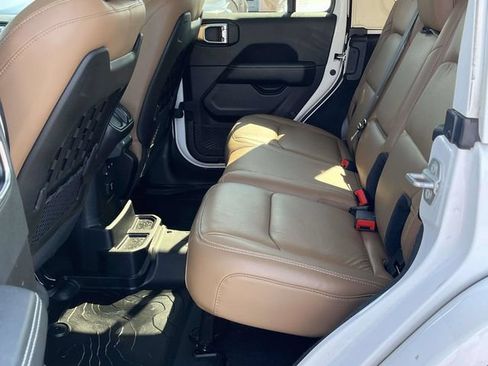 Used 2021 Jeep Wrangler Unlimited Rubicon AWD/4WD image 15