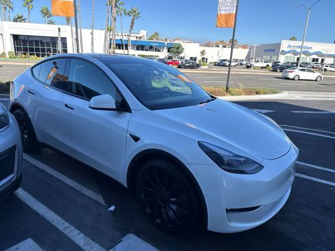 Used 2022 Tesla Model Y Performance AWD/4WD image 8