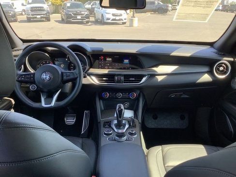 Used 2022 Alfa Romeo Stelvio Ti image 6
