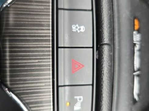 Used 2023 GMC Acadia SLT w/ Technology Package image 34