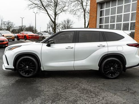 Used 2025 Toyota Highlander XSE AWD/4WD image 44