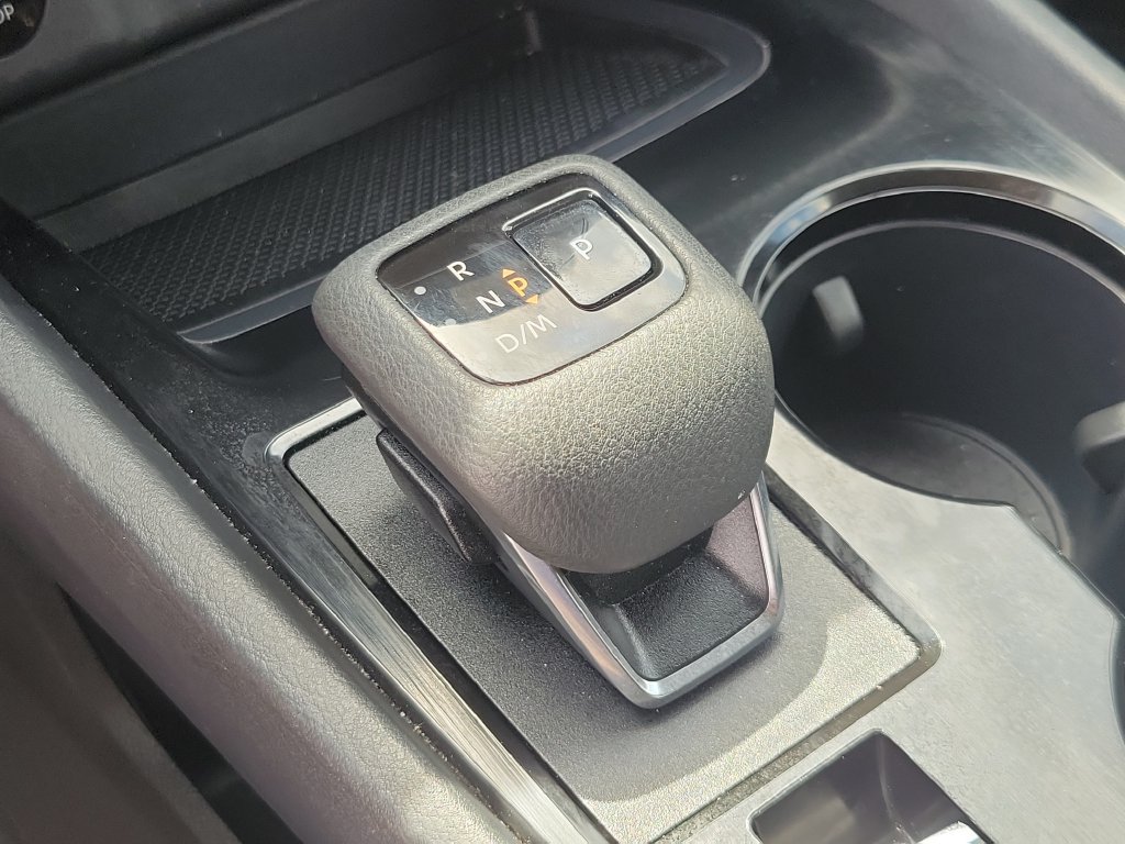Certified 2025 Nissan Rogue SV FWD image 27