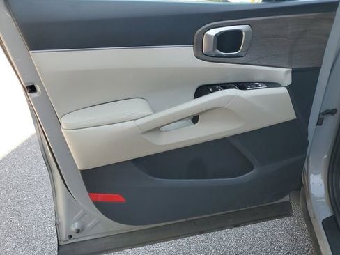 Used 2023 Kia Sorento EX w/ Panoramic Sunroof Package FWD image 27