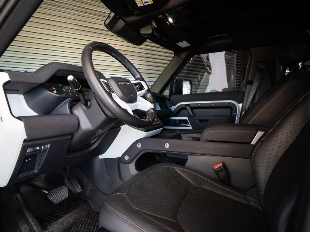 Used 2023 Land Rover Defender 110 S AWD/4WD image 4