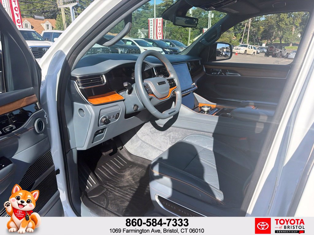 Used 2023 Jeep Grand Wagoneer Series III AWD/4WD image 17