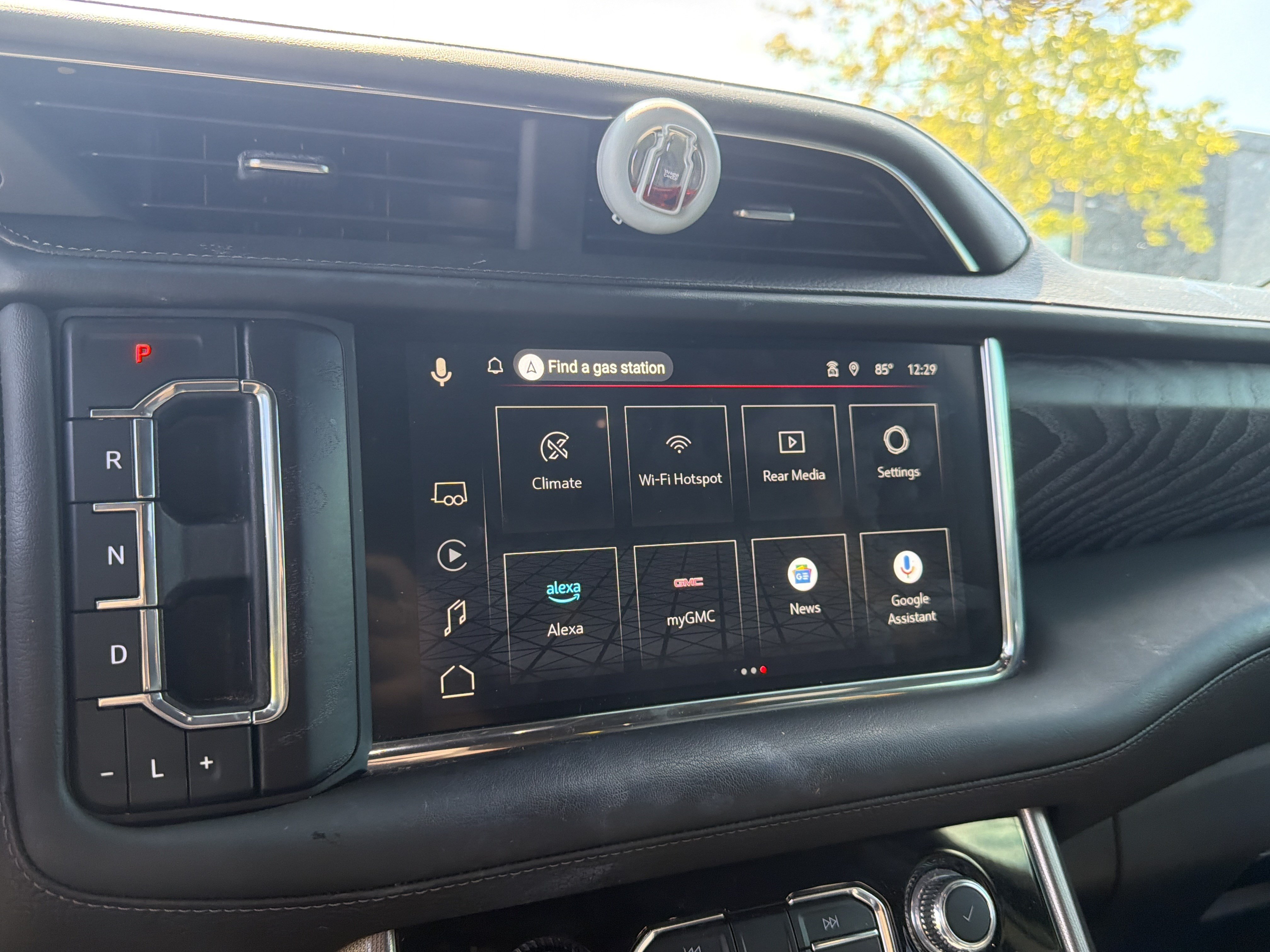 Used 2023 GMC Yukon Denali RWD image 20