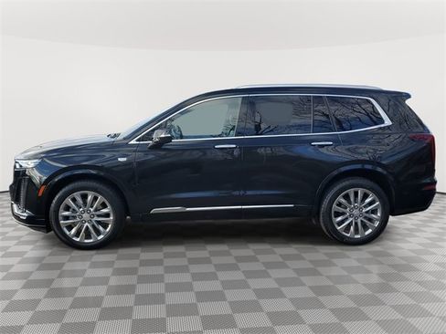 Used 2022 Cadillac XT6 Premium Luxury w/ Technology Package image 3