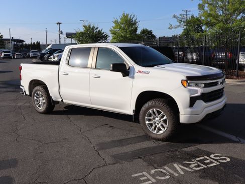 Used 2023 Chevrolet Silverado 1500 RST w/ Z71 Off-Road Package AWD/4WD image 14