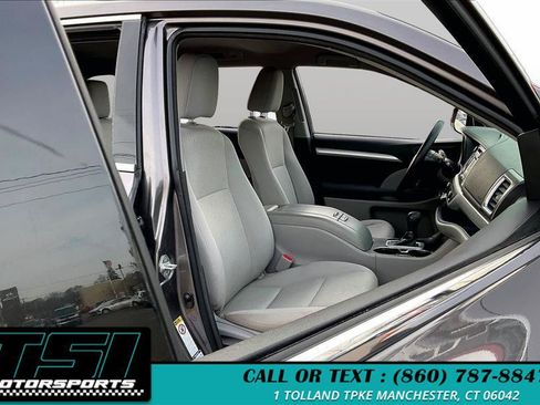 Used 2016 Toyota Highlander LE AWD/4WD image 7