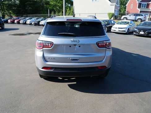 Used 2019 Jeep Compass Limited w/ Safety & Security Group AWD/4WD image 4